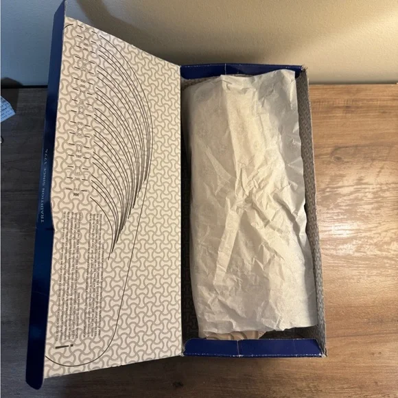 Birkenstock Arizona High Shine in Sand - Picture 7 of 11